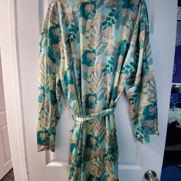 Pusheen silky robe with tie - Picture 8 of 10